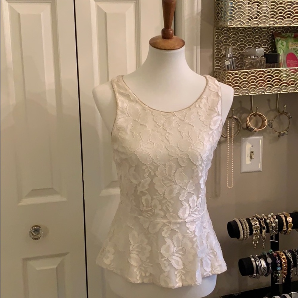 Ladies White Sleeveless Blouse